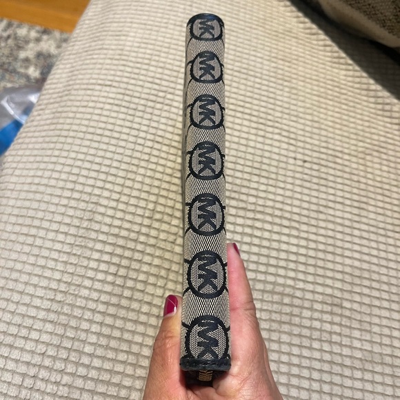 Michael Kors Signature Logo Print Jet Set Long Zip Around Wallet - Picture 7 of 11